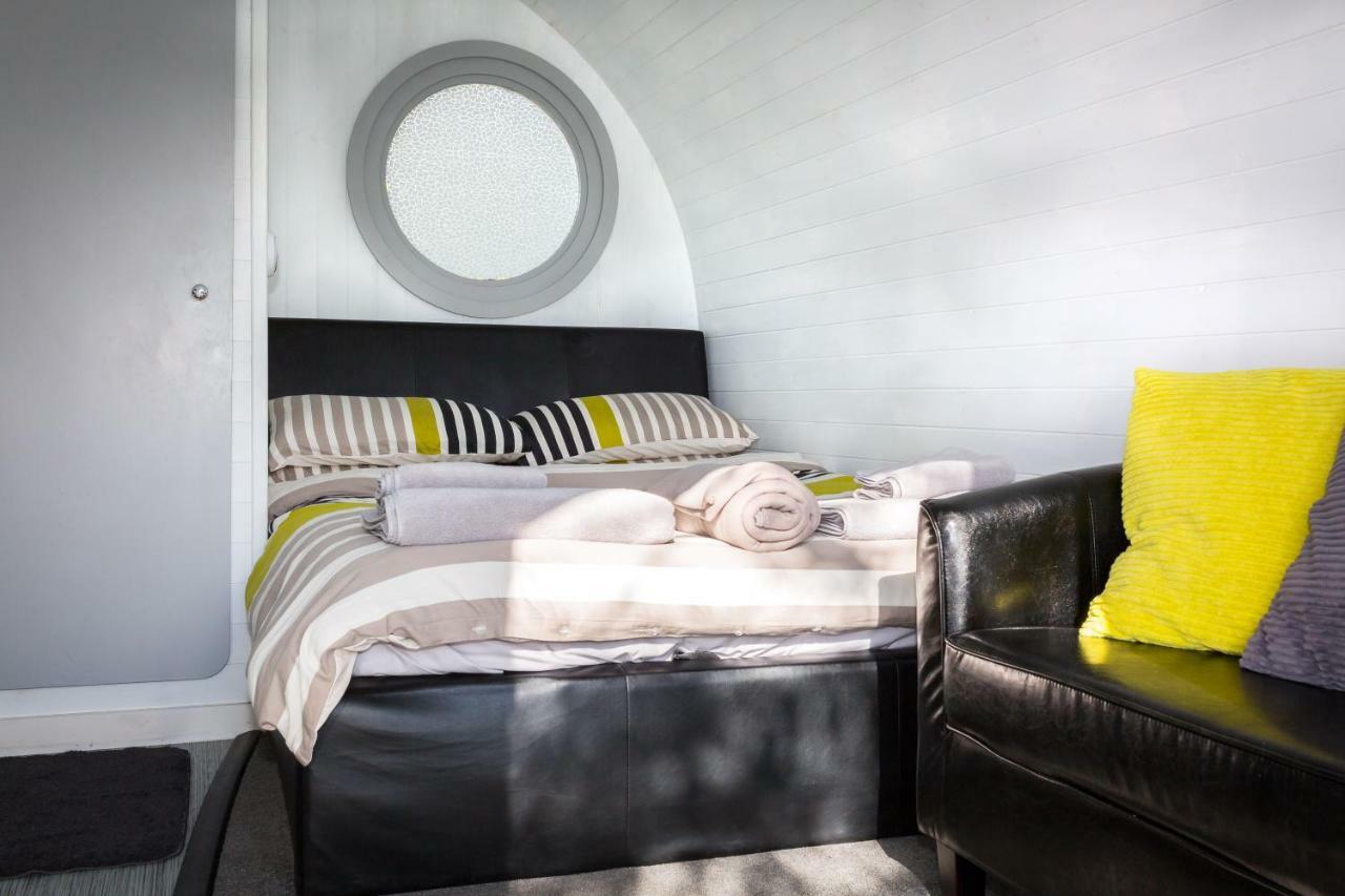 Buttles Glamping Pod Hotel Saundersfoot Exterior foto